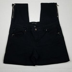 WHBM Black Skimmer Zipper Ankle Jeans